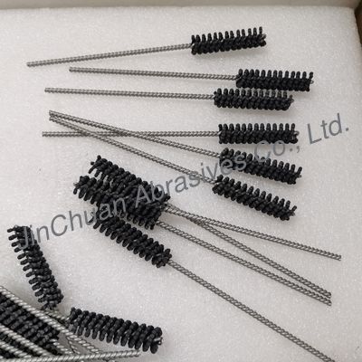 Escovas para polir furos de precisão e usinagem de furos internos instaladas em máquinas-ferramentas CNC