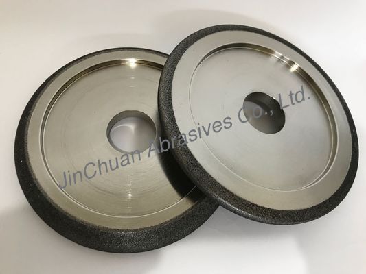 Lenox 10/30 de CBN B151 que aponta as rodas para a lâmina de serra da faixa