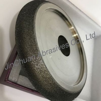 Lenox 10/30 de CBN B151 que aponta as rodas para a lâmina de serra da faixa